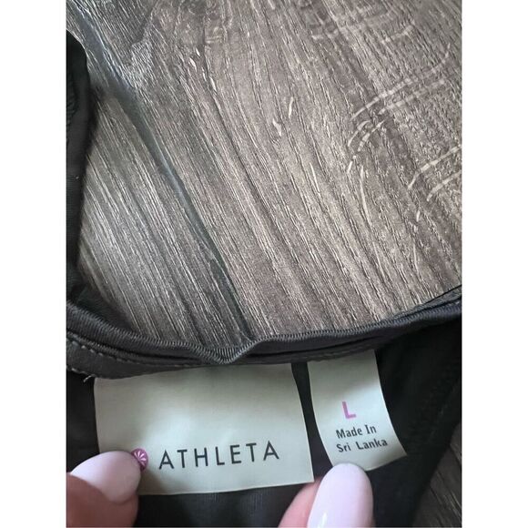 Athleta Women’s Size L Gray  Stripe Mesh High Neck Chi Tank - Picture 4 of 4
